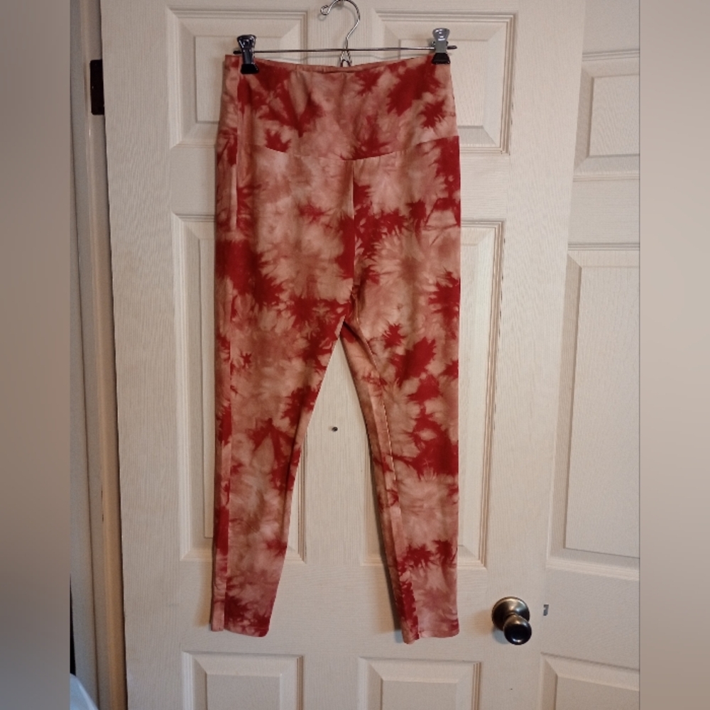 Liberty Park Vibrant Red and Cream Tie Dye Leggings Size Large